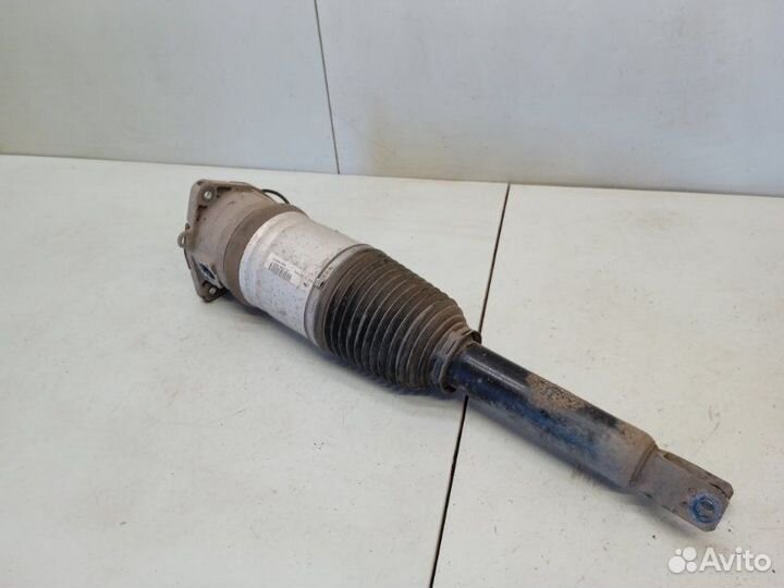 Амортизатор задний правый Audi A8 D3 4.2 2003