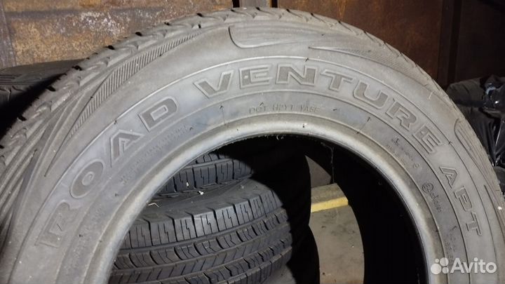 Kumho Road Venture APT KL51 205/70 R15 96T