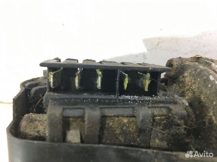 Моторчик стеклоочистителя передний