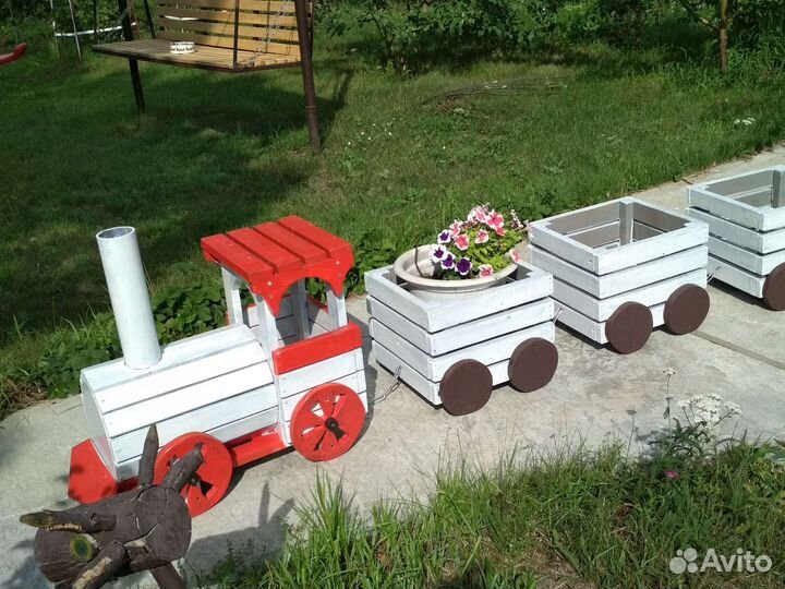Паровоз-клумба