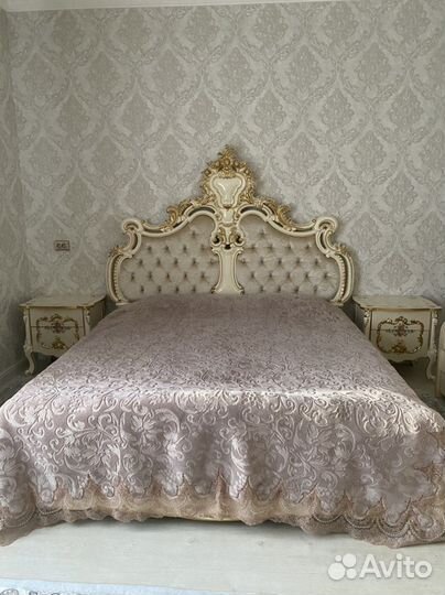 Спальный гарнитур