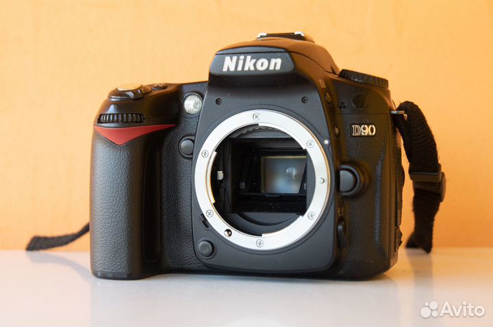 Зеркальный фотоаппарат Nikon d90 body
