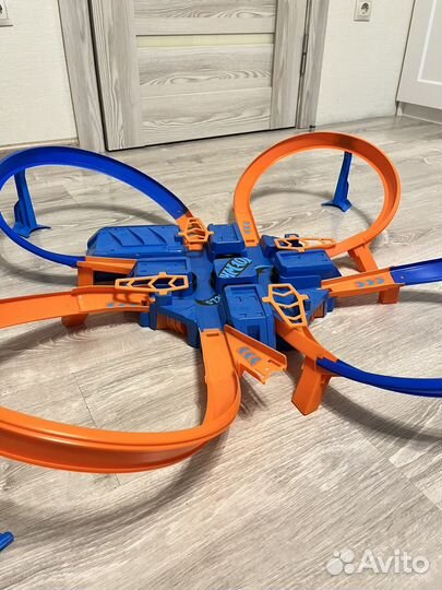 Гоночный трек hot wheels