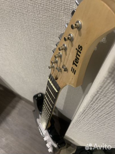 Электрогитара 