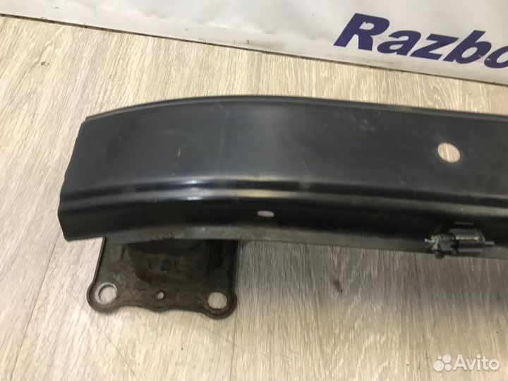 Усилитель бампера передний Hyundai Ix35 LM 2.0