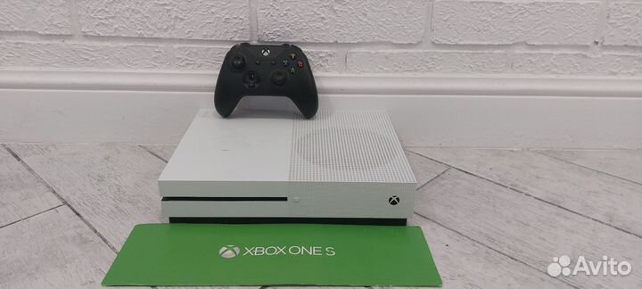 Xbox One s и много игр