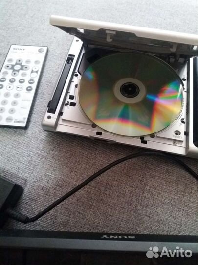 DVD портативный плеер Sony D-VE7000S