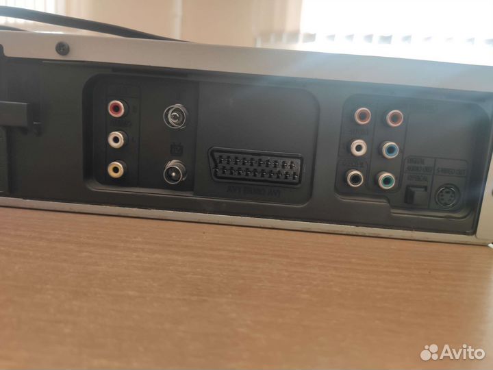 Видеомагнитофон Samsung SV-DVD641P