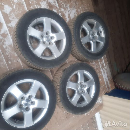 Comforser CF710 215/60 R16