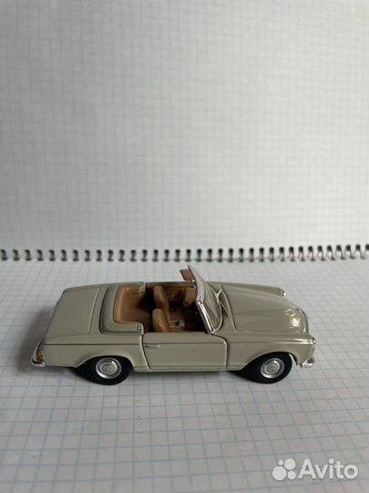 Модель автомобиля Mercedes-Benz 280Sl Cabrio