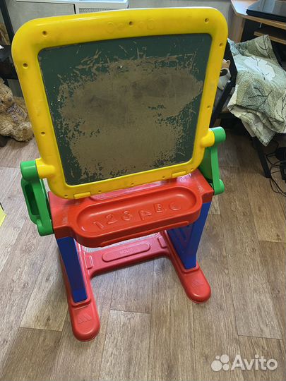 Детский стол и стул с доской для рисования