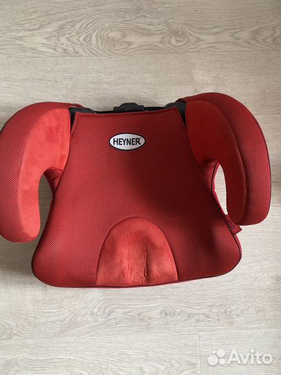 Продаю детское автокресло (бустер)