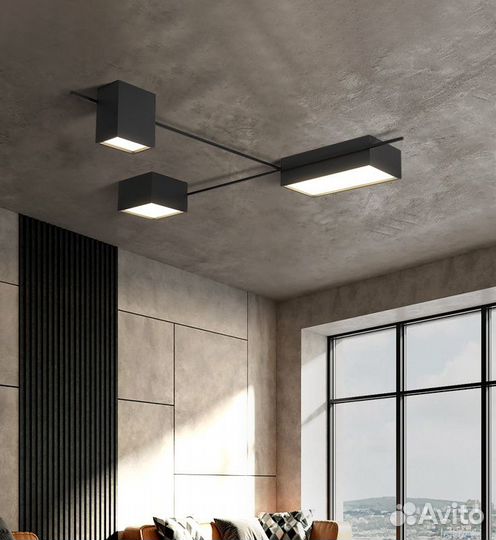 Светильник потолочный с пультом управления