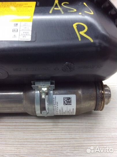 Подушка безопасности пассажирская (в торпедо)