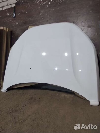 Капот LADA vesta белый (ледниковый)