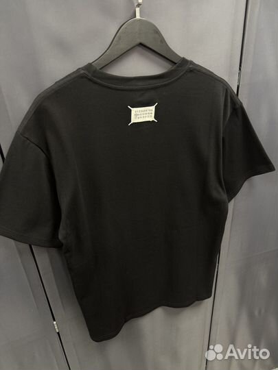 Maison margiela mm6 футболка (хит 2025)