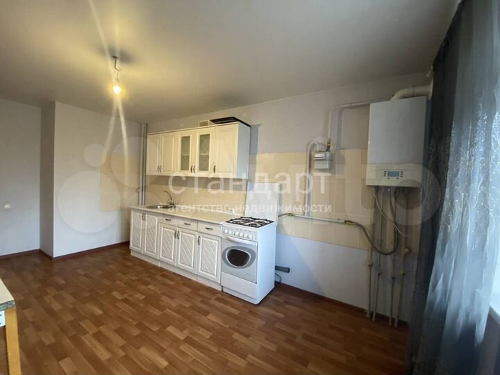 3-к. квартира, 80 м², 1/6 эт.