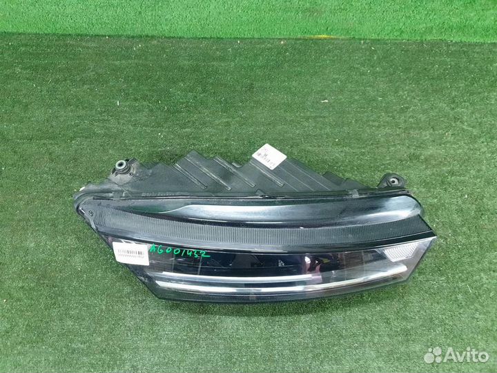 Фара правая Skoda Octavia