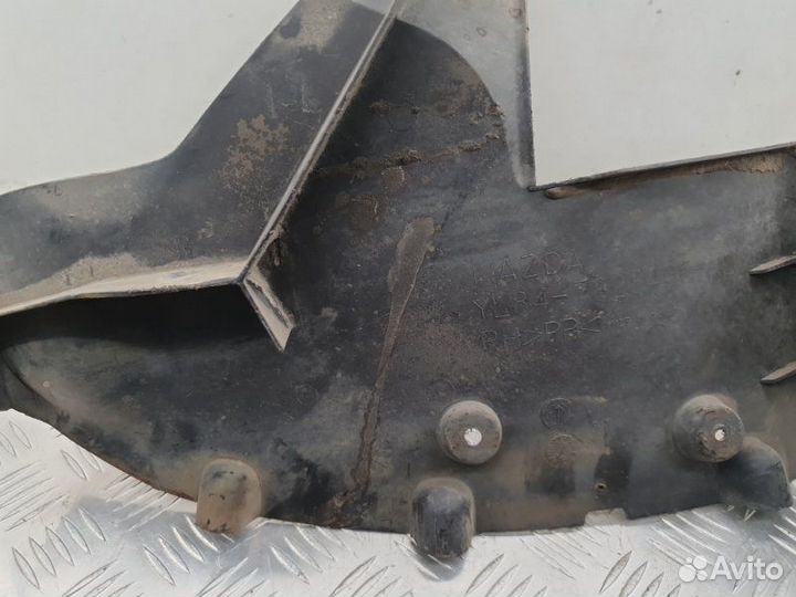 Подкрылок задний правый Mazda Tribute внедорожник