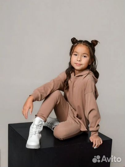 Новый Костюм для девочки р.110