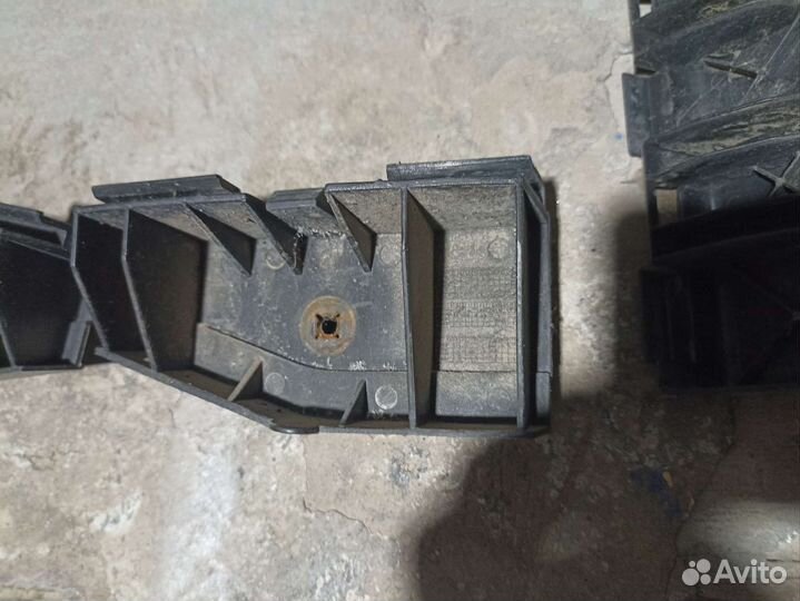 Кронштейн заднего бампера Toyota Corolla 120 Sedan