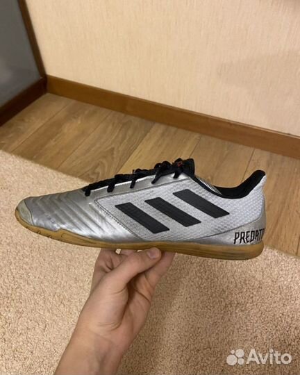 Бутсы для зала adidas predator IN sala 19.4