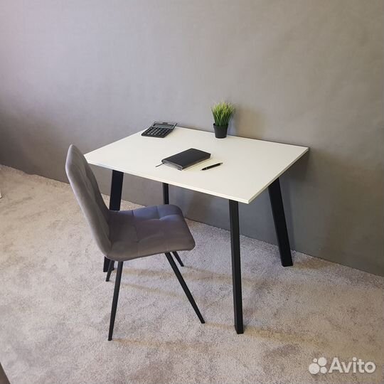 Компьютерный стол Ник 100*70 см. Черные ножки