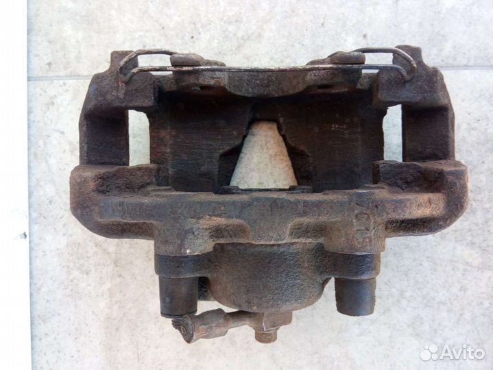 Суппорт тормозной передний правый Opel Vectra B