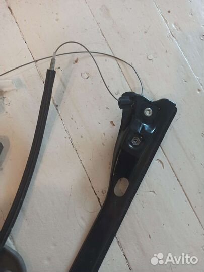 Сломан Стеклоподъёмник. Skoda Fabia