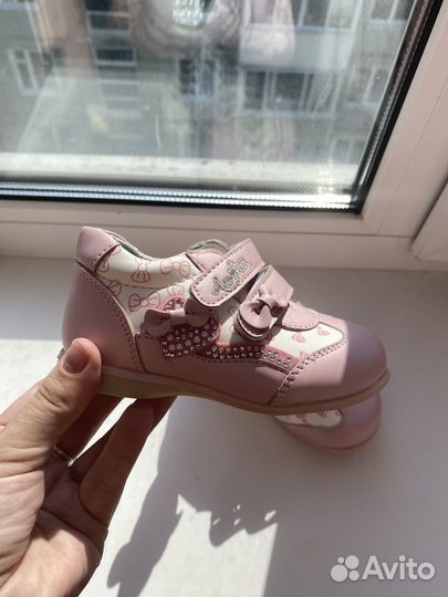Ботинки для девочки 22 размер новые осень