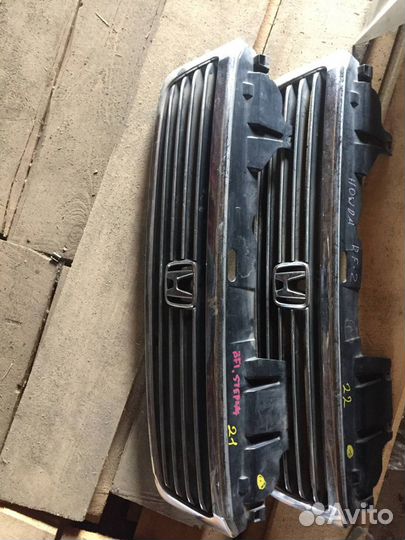 Решетка радиатора Honda Stepwagon RF2/RF1