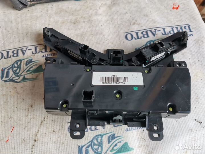 Блок управления климатом Chevrolet Cruze I (2009—2