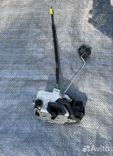 Замок задней правой двери Cevrolet Cruze