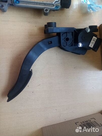 Педаль газа Hyundai Solaris