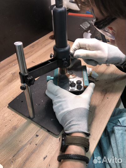 Мастер по ремонту телефонов и планшетов