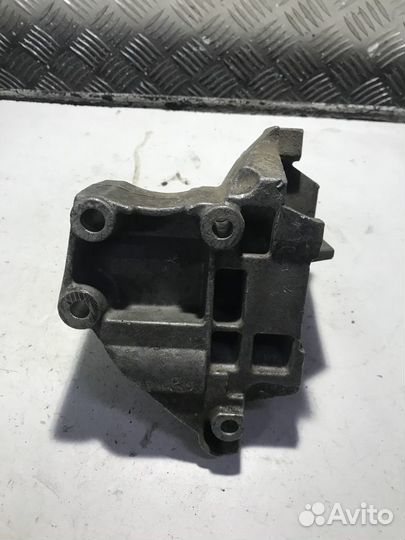 Кронштейн генератора Ford Focus 1