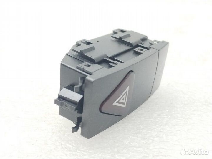 Кнопка аварийной сигнализации Mercedes-Benz