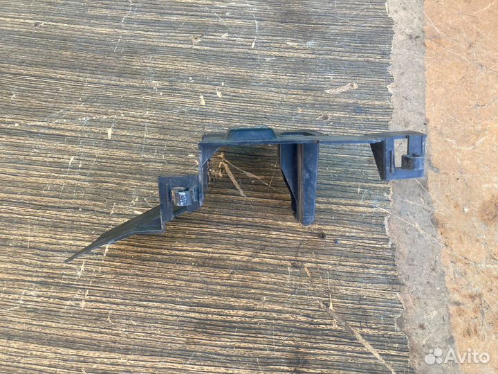 Воздуховод радиатора левый Skoda Fabia 2010г