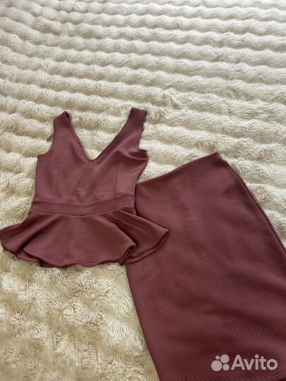 Костюм женский с юбкой 44 46