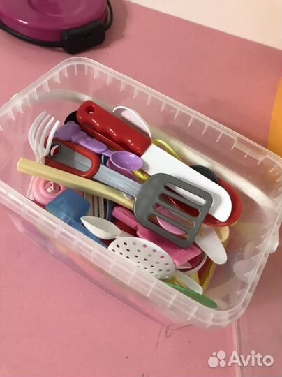 Игрушечная посуда, очень много