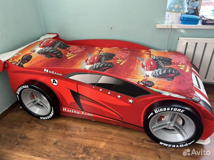 Детская кровать машинка