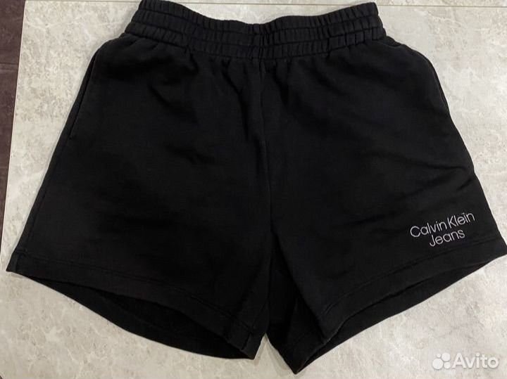 Женские шорты Calvin Klein