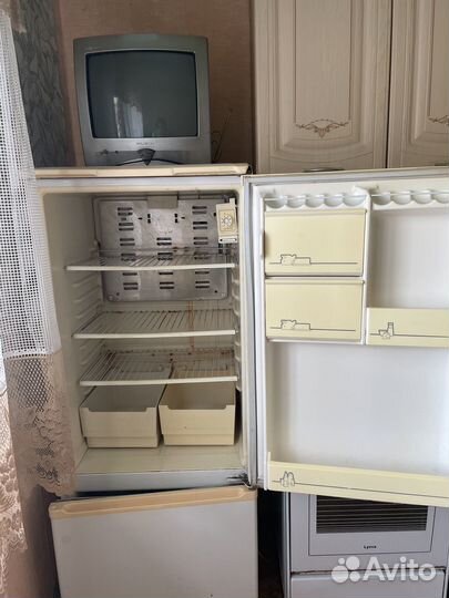 Холодильник бу Бирюса