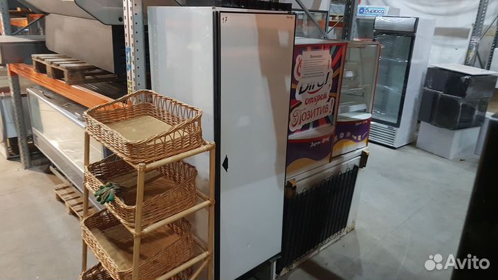 Холодильный шкаф