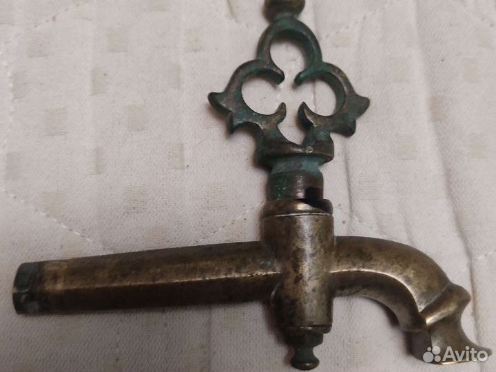 Поддон от жарового самовара и кран с воротком