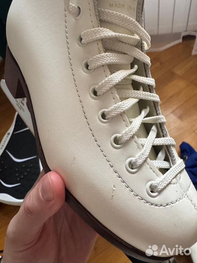 Конькт для фигурного катания