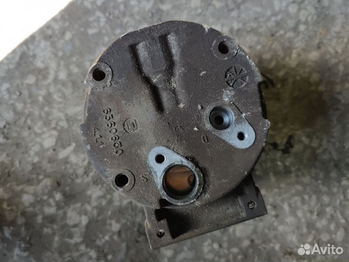 Компрессор кондиционера Laguna 2 1.8