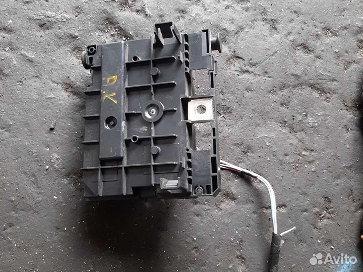 Блок предохнителей Пежо 308 Ситроен C4 Ц4