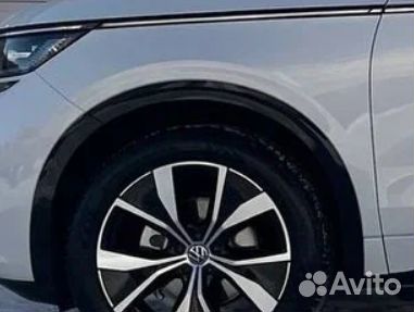 Левое переднее крыло Volkswagen Tavendor