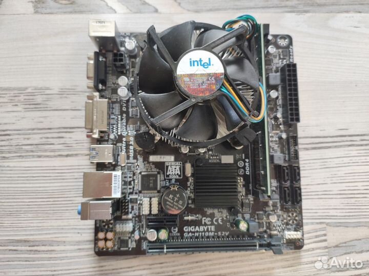 Материнская плата с процессором 1151 + DDR4 4GB